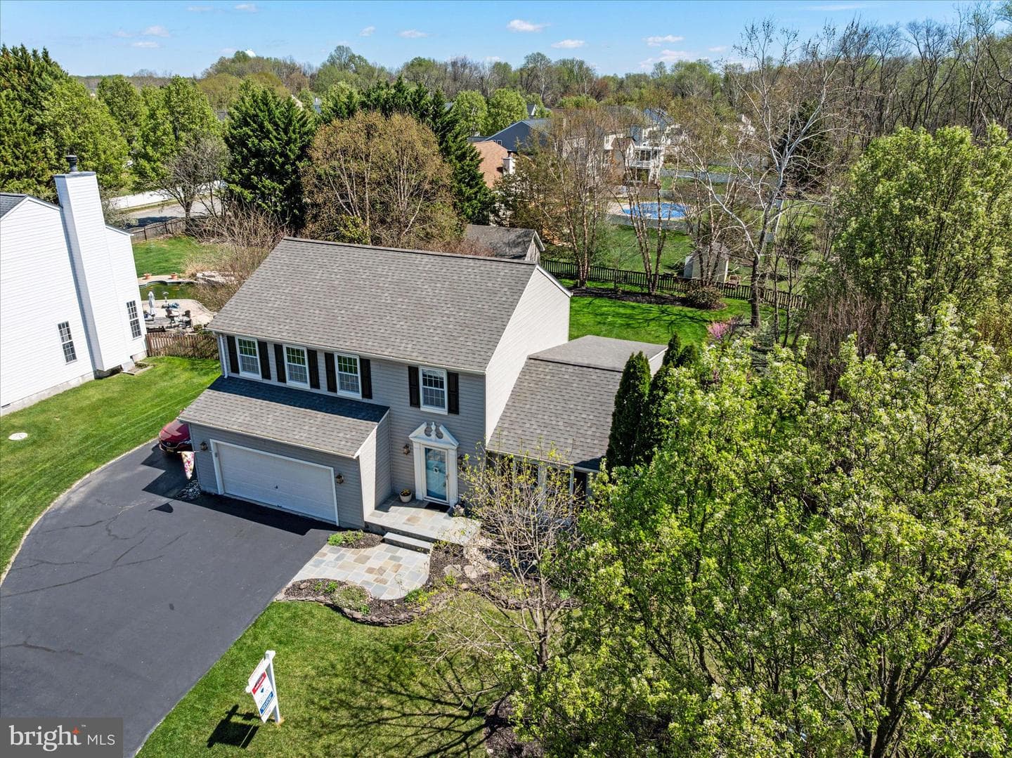 213 Edenderry Avenue photo 4