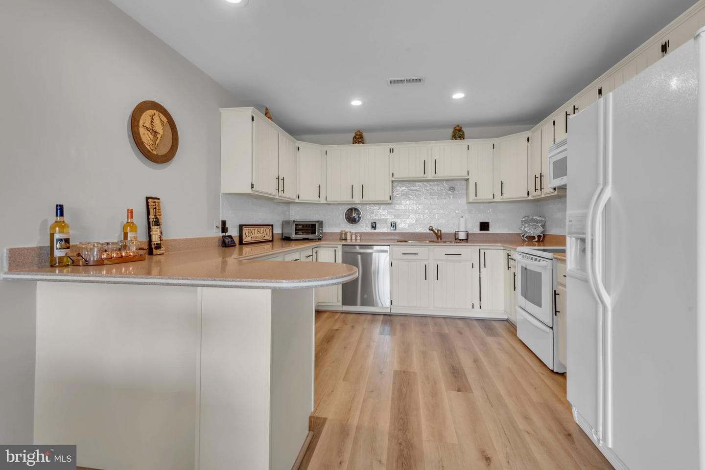 114 Bayview photo 16