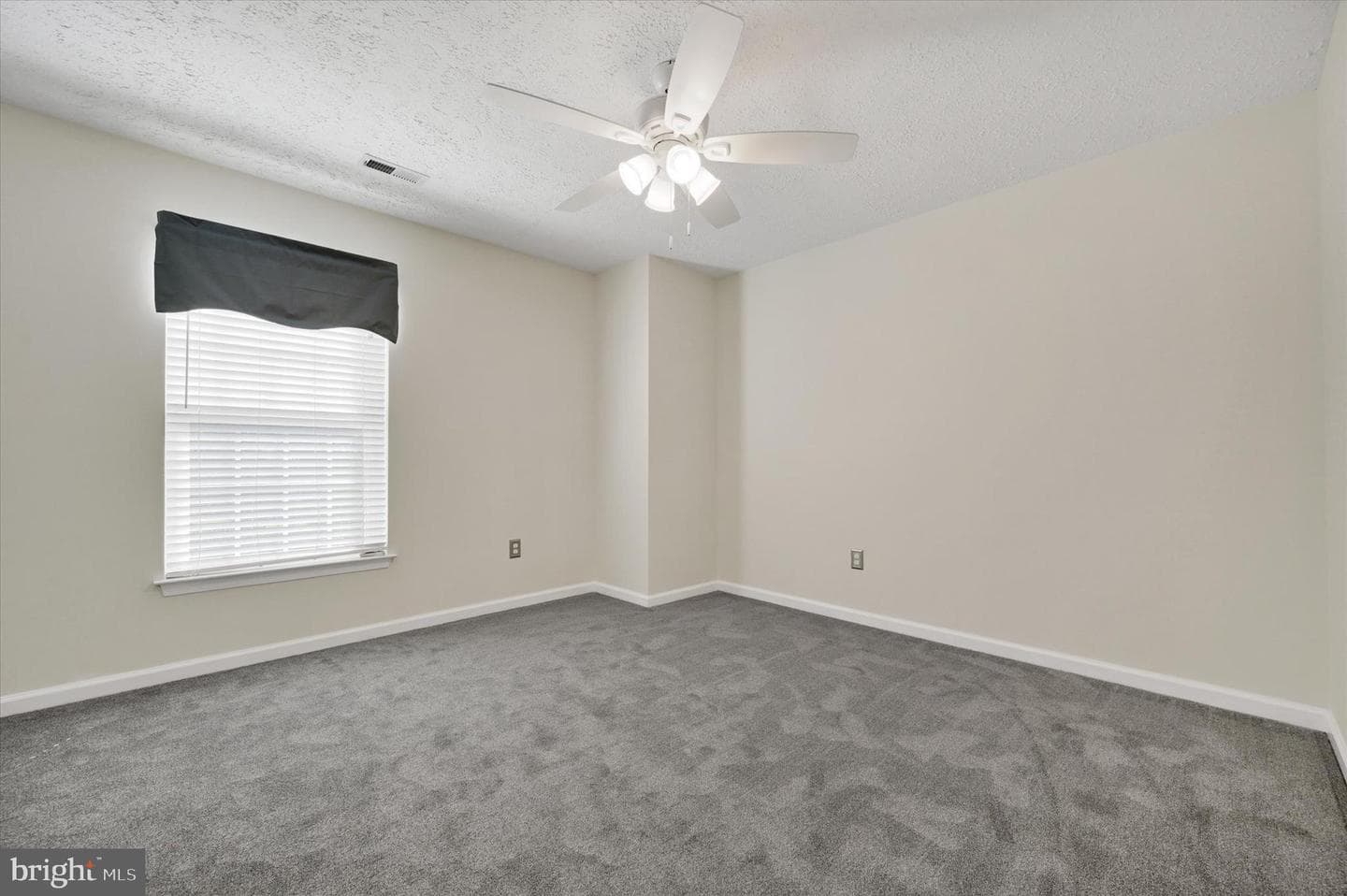 216 Edenderry Avenue photo 24