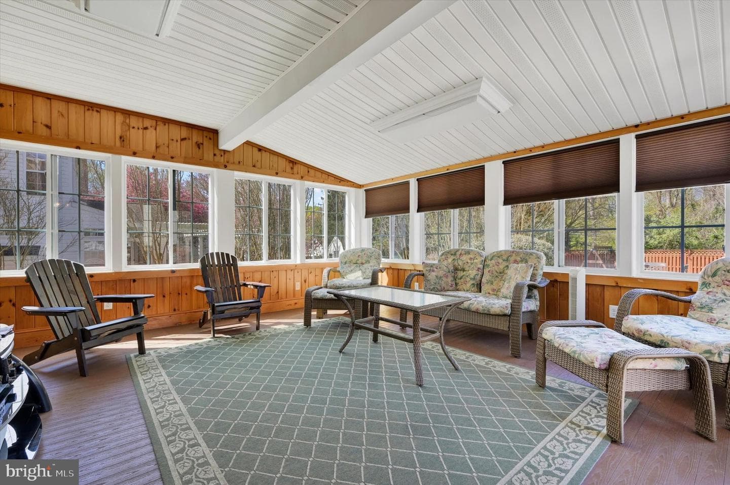 216 Edenderry Avenue photo 32