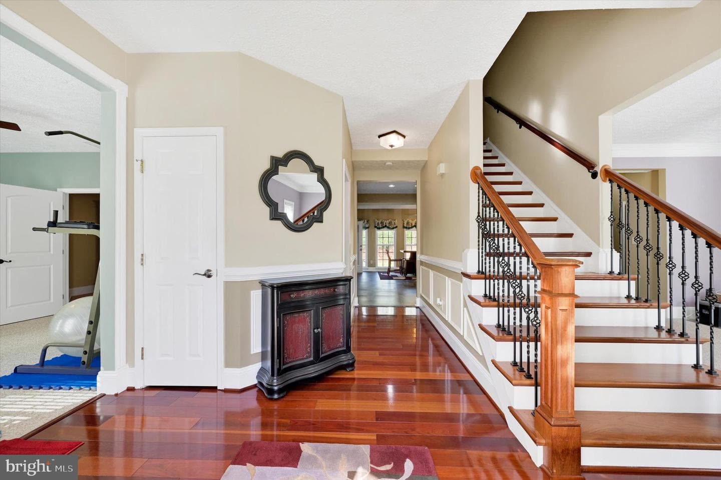 216 Edenderry Avenue photo 4