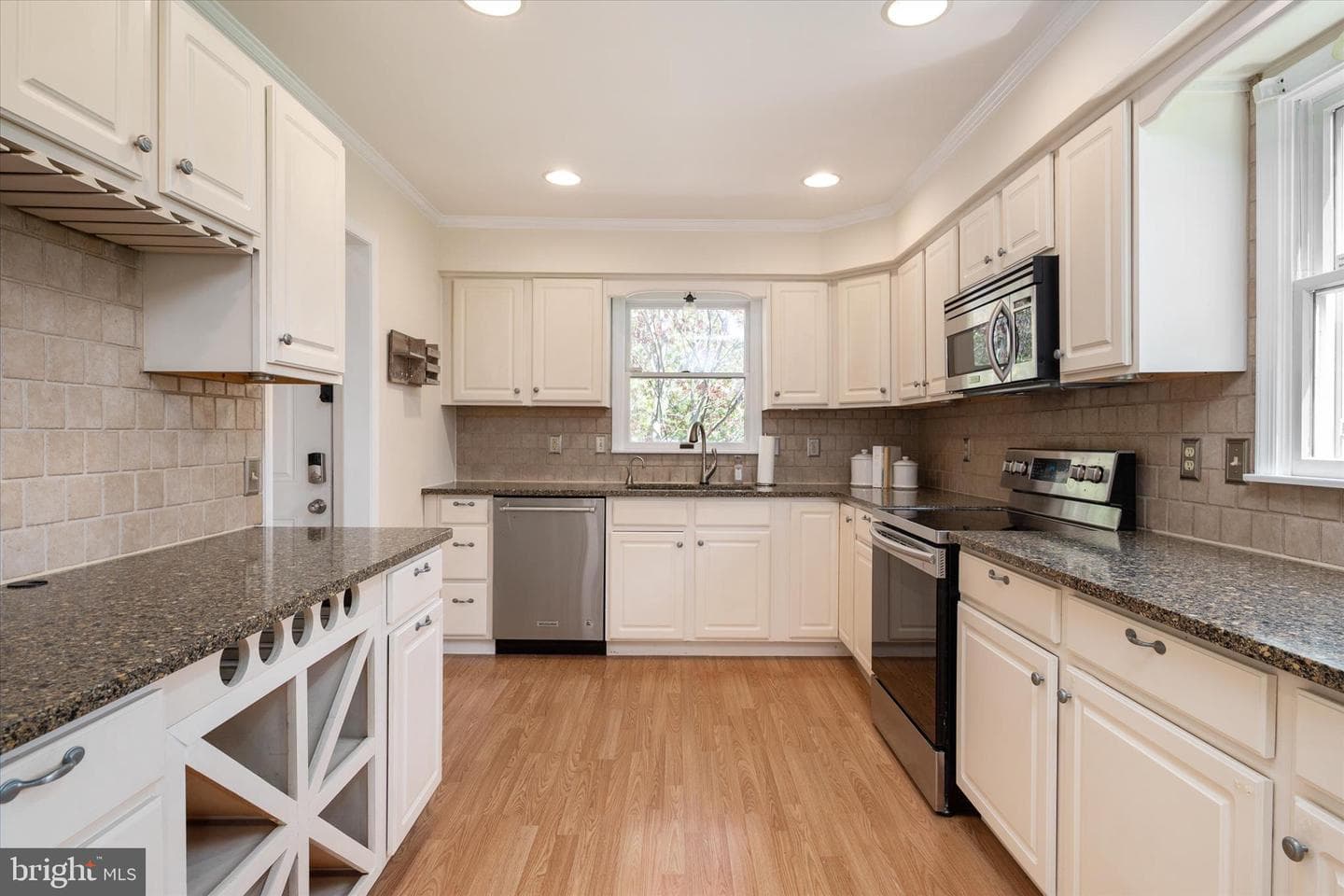 2008 Bridgepointe Drive photo 7