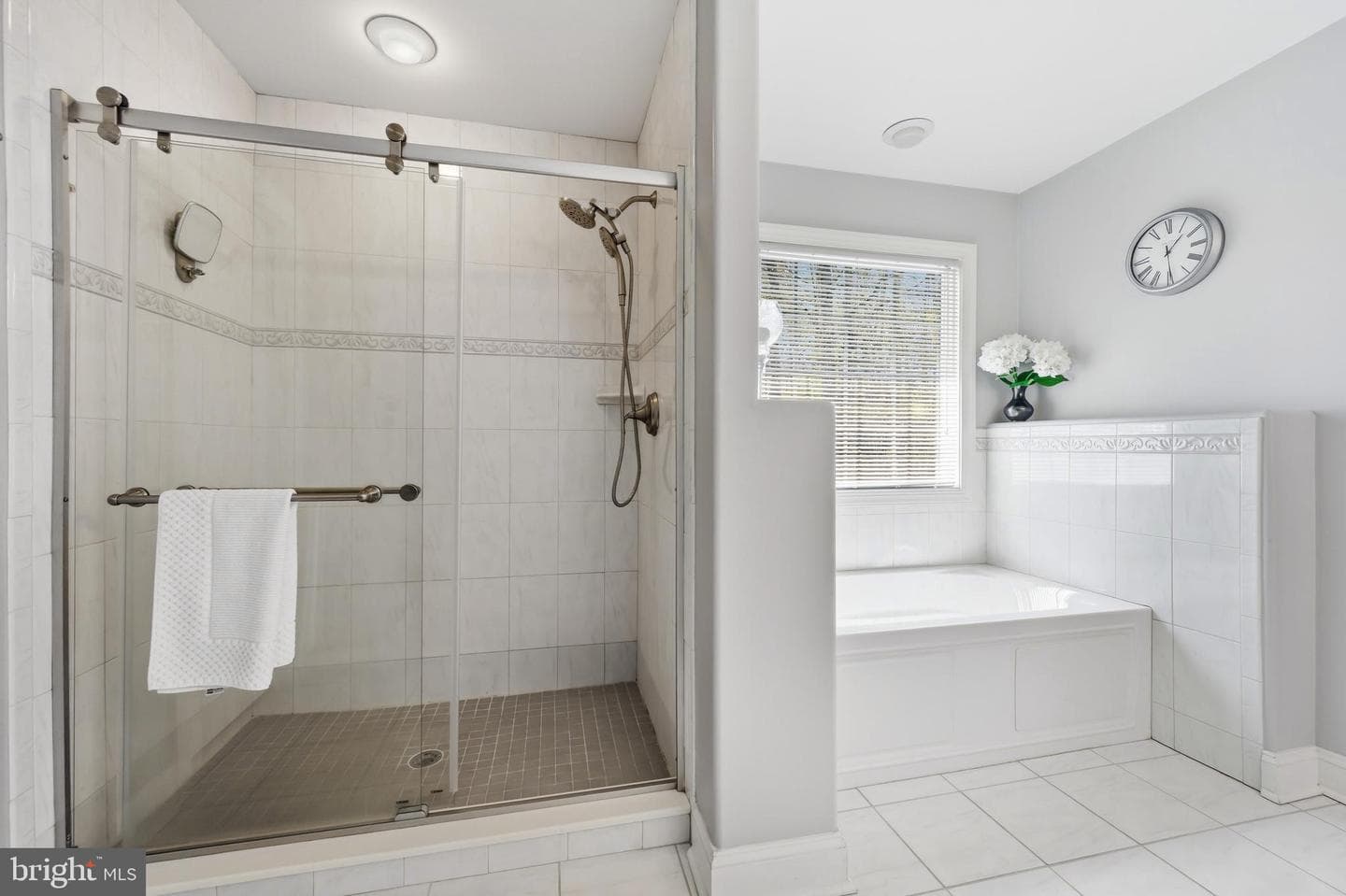 1033 Avalon Court photo 32
