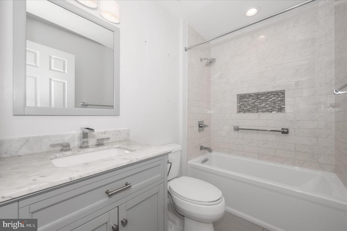118 Bayview photo 56