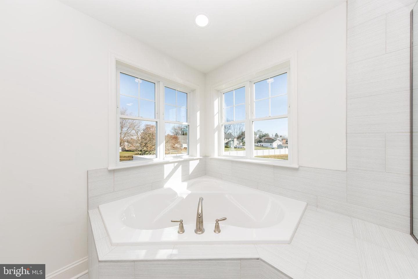 323 Chenowith Drive photo 26