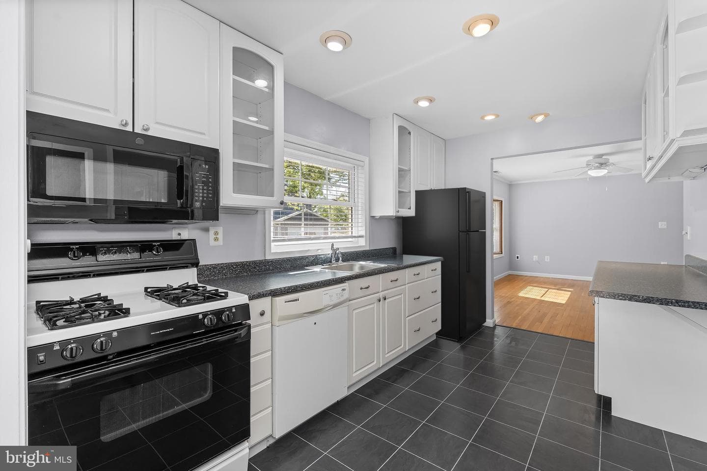 101 Queen Anne Road photo 9
