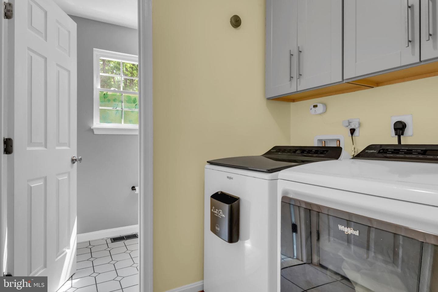 118 Stewart Lane photo 24