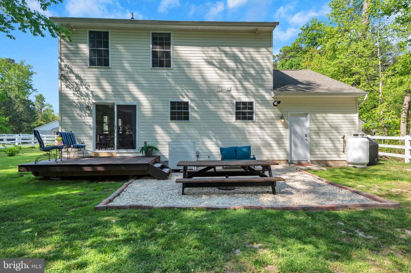 118 Stewart Lane photo 33