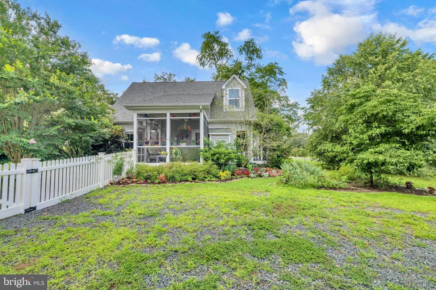 321 Front Street photo 42