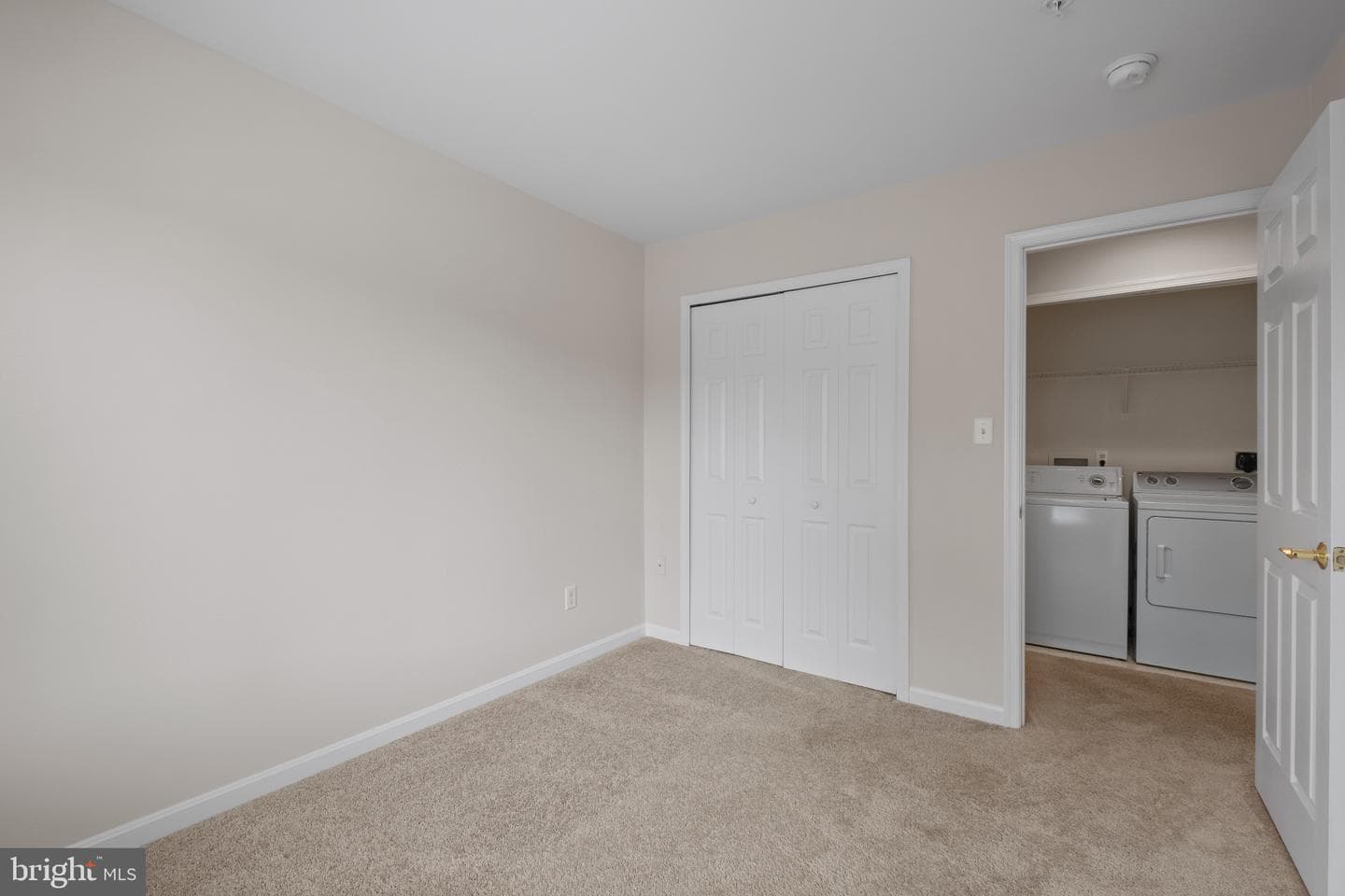 54 Queen Caroline Court photo 22