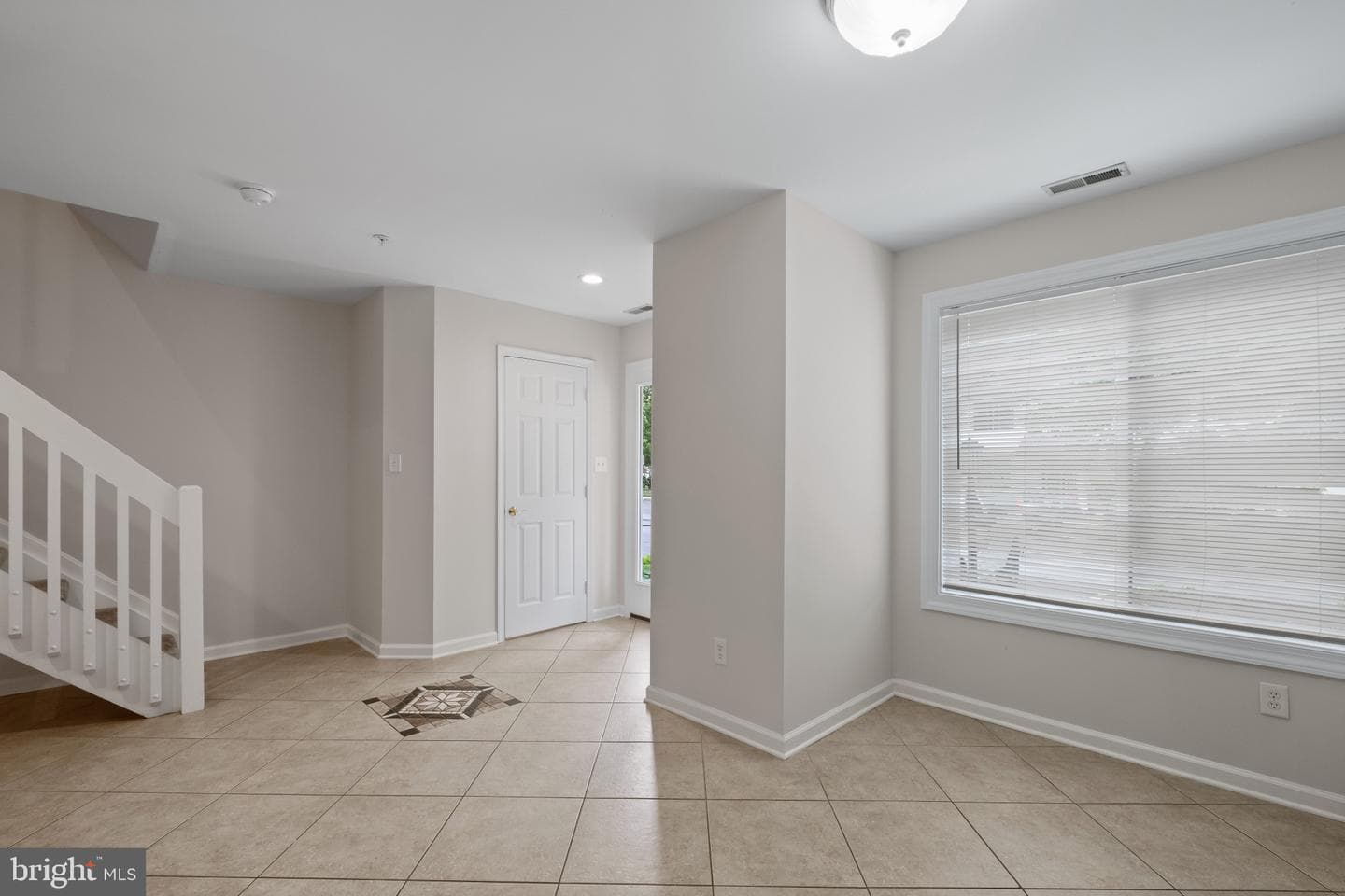 54 Queen Caroline Court photo 8
