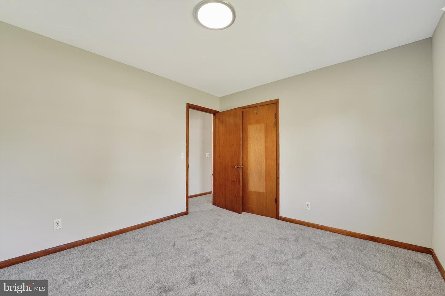 211 Long Point Road photo 23