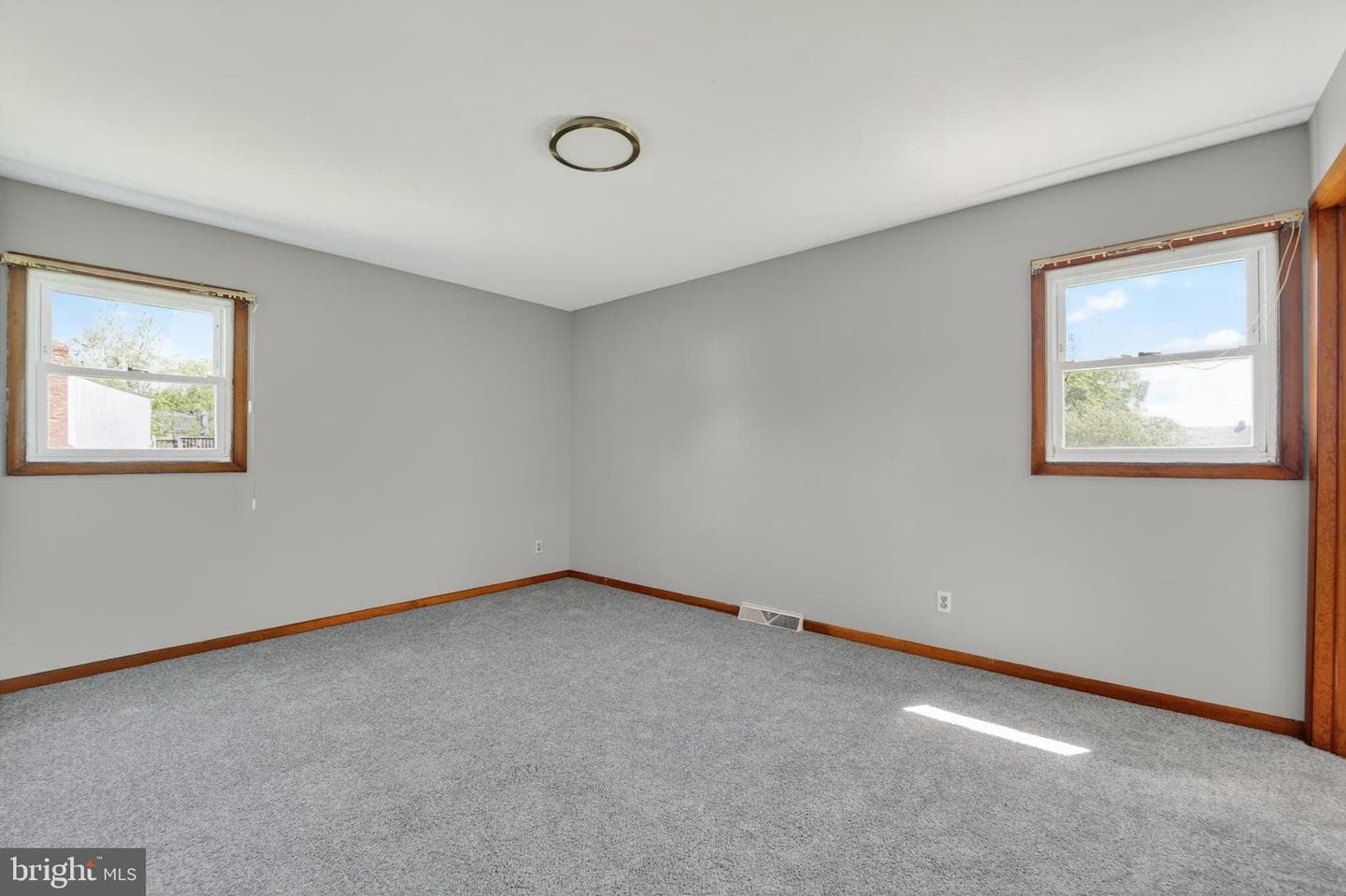 211 Long Point Road photo 25