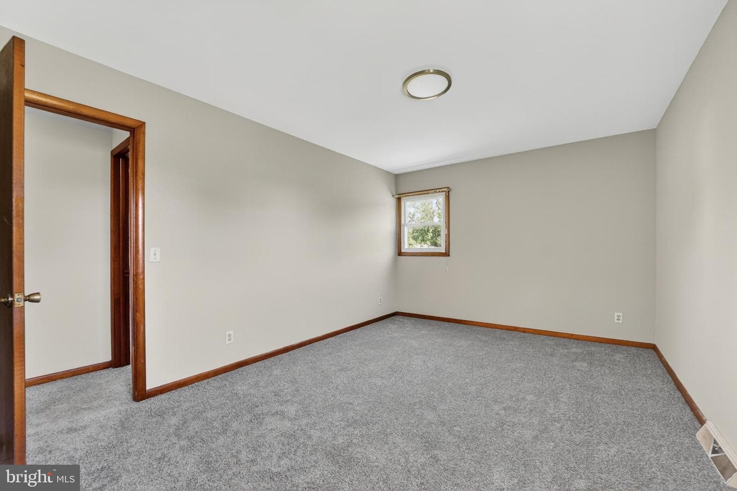 211 Long Point Road photo 29