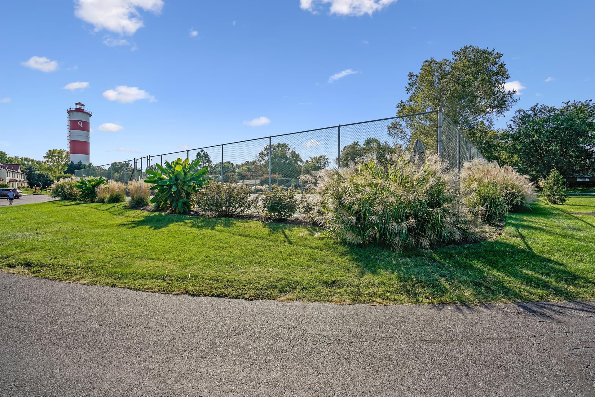 45 Queen Neva Court photo 35