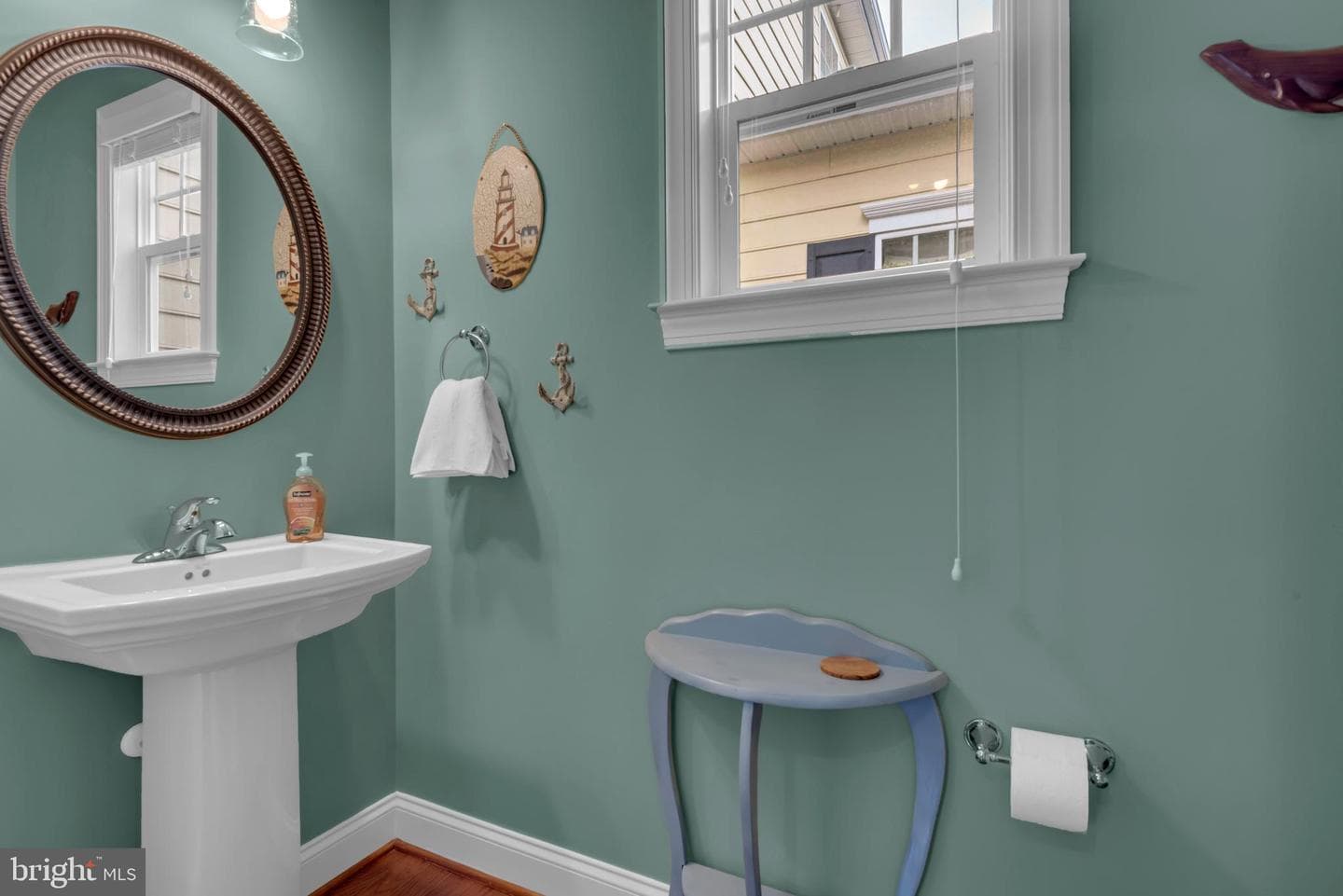 265 Evelyne Street photo 15