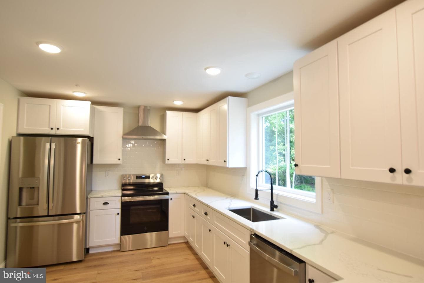 111 Chestnut Road photo 12