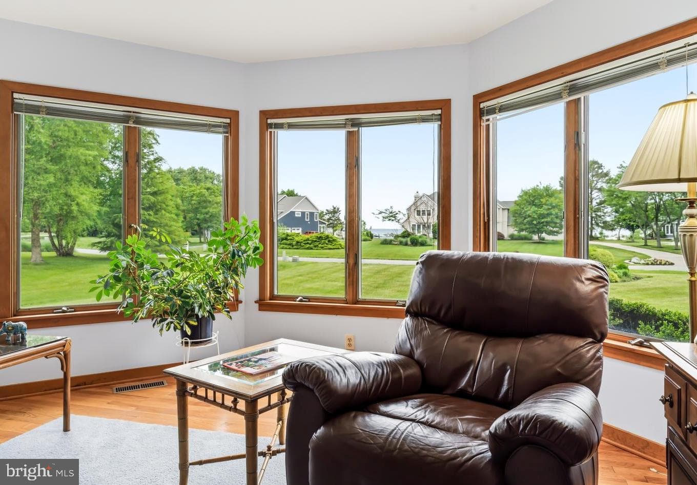 108 Prospect Bay Drive W photo 5