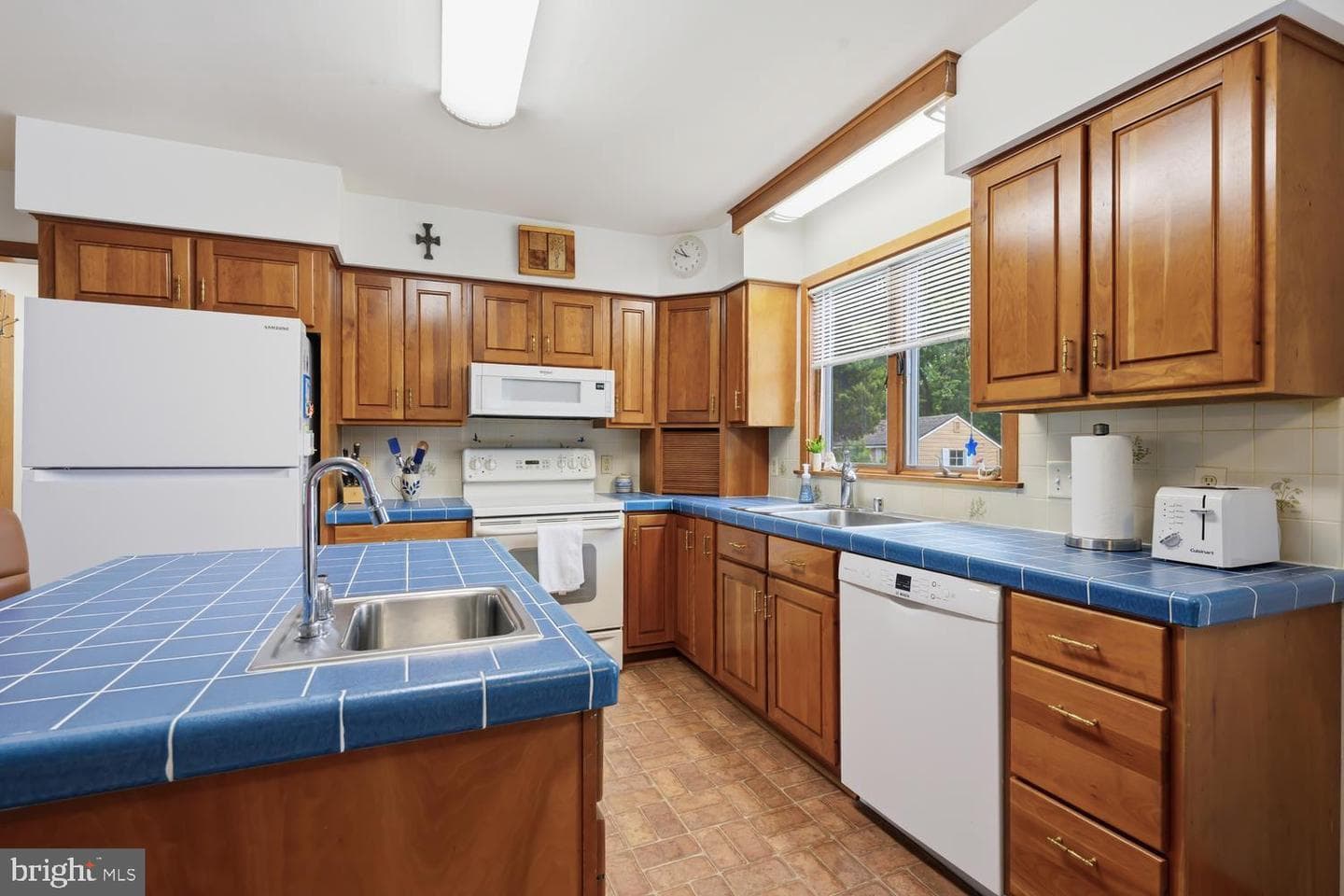 108 Prospect Bay Drive W photo 8