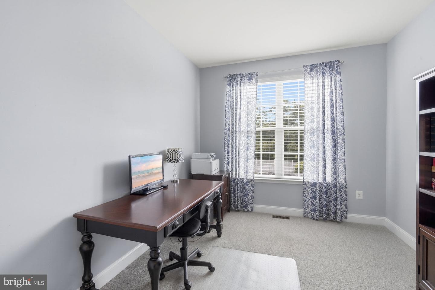 232 Evelyne Street photo 12