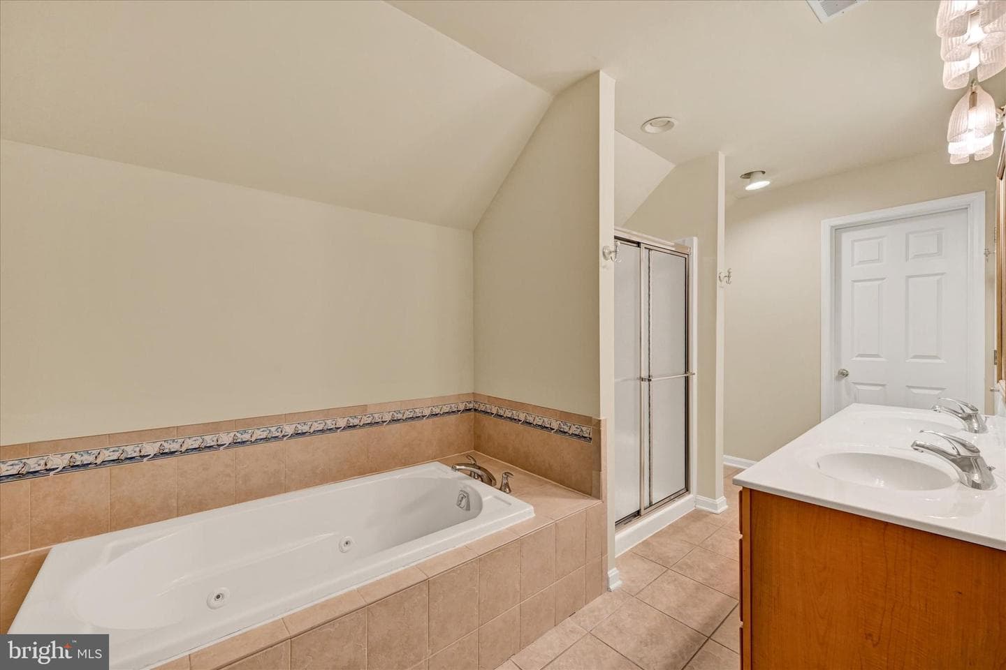 1024 Avalon Court photo 57