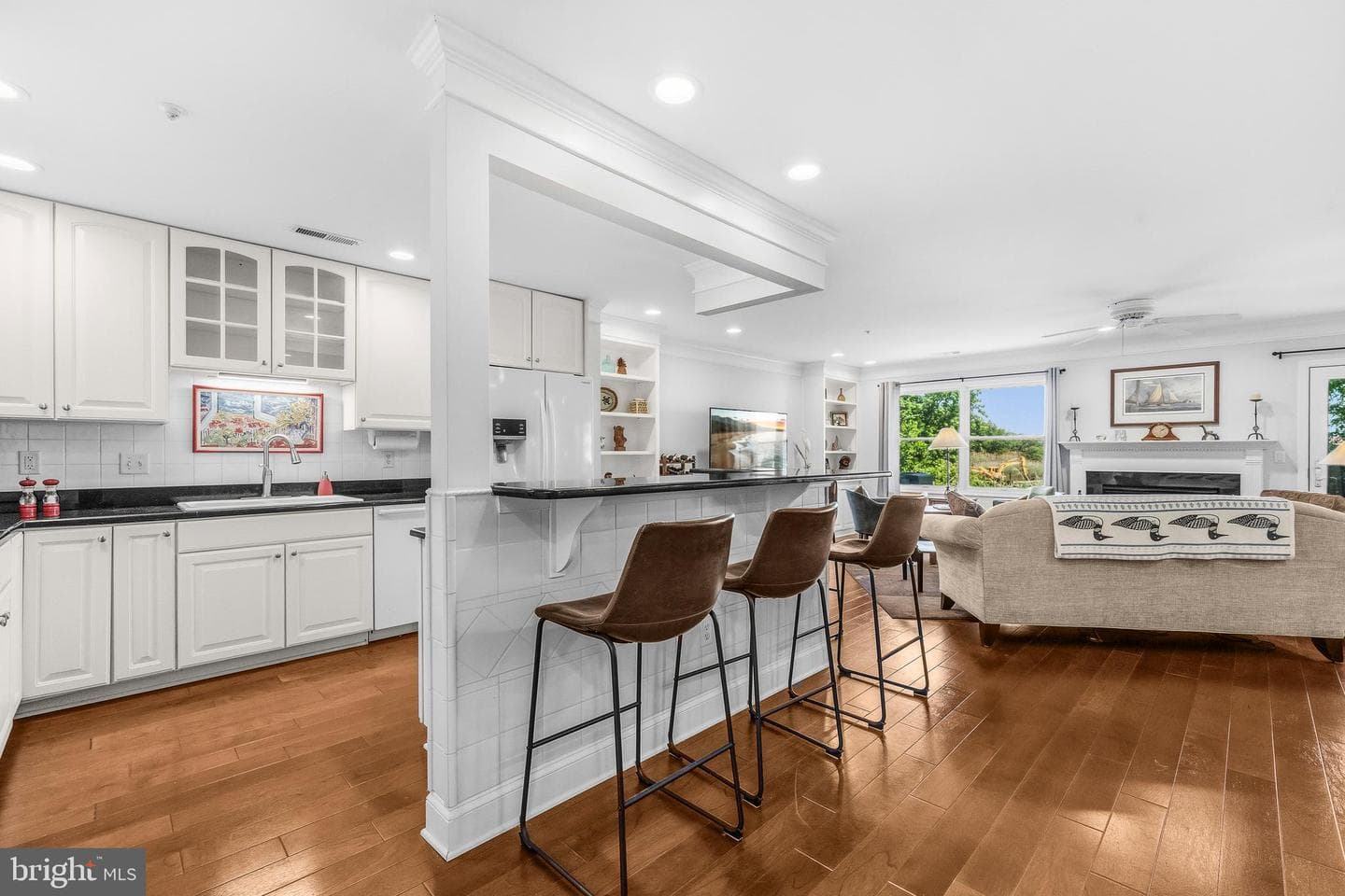 1012 Auckland Way photo 4