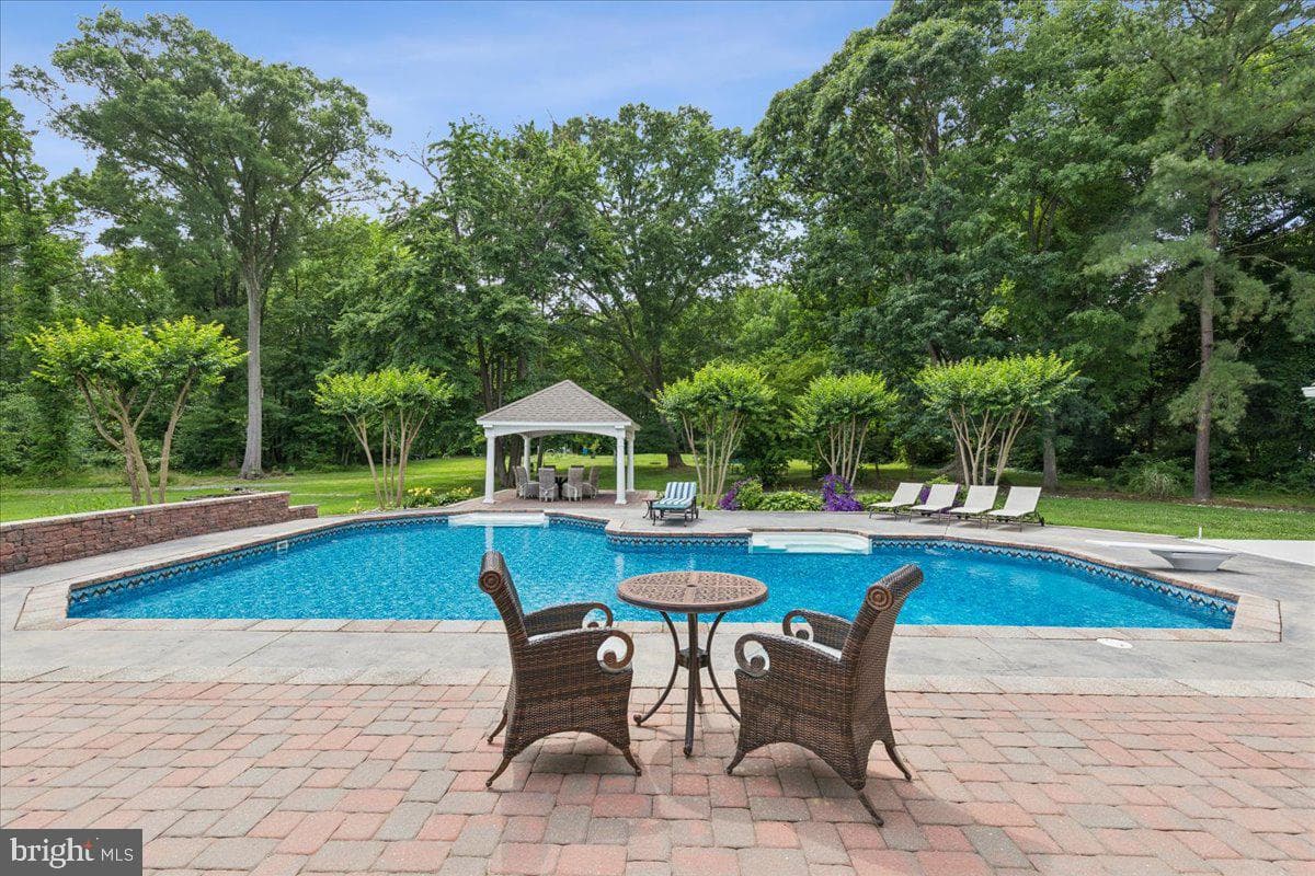 102 Little Neck Road photo 58