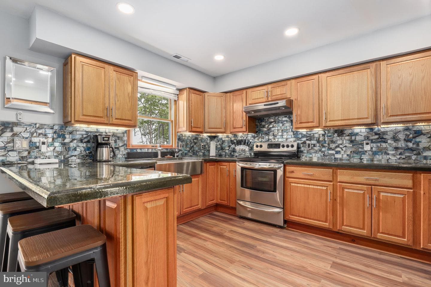 504 Victoria Drive photo 22