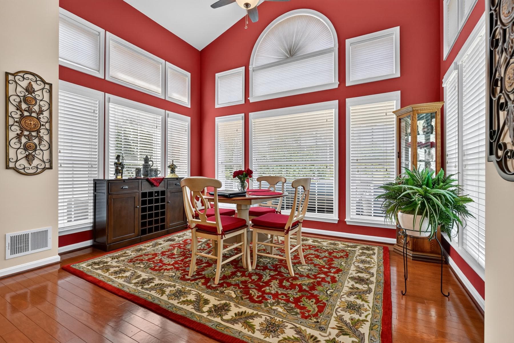 510 Symphony Way photo 10
