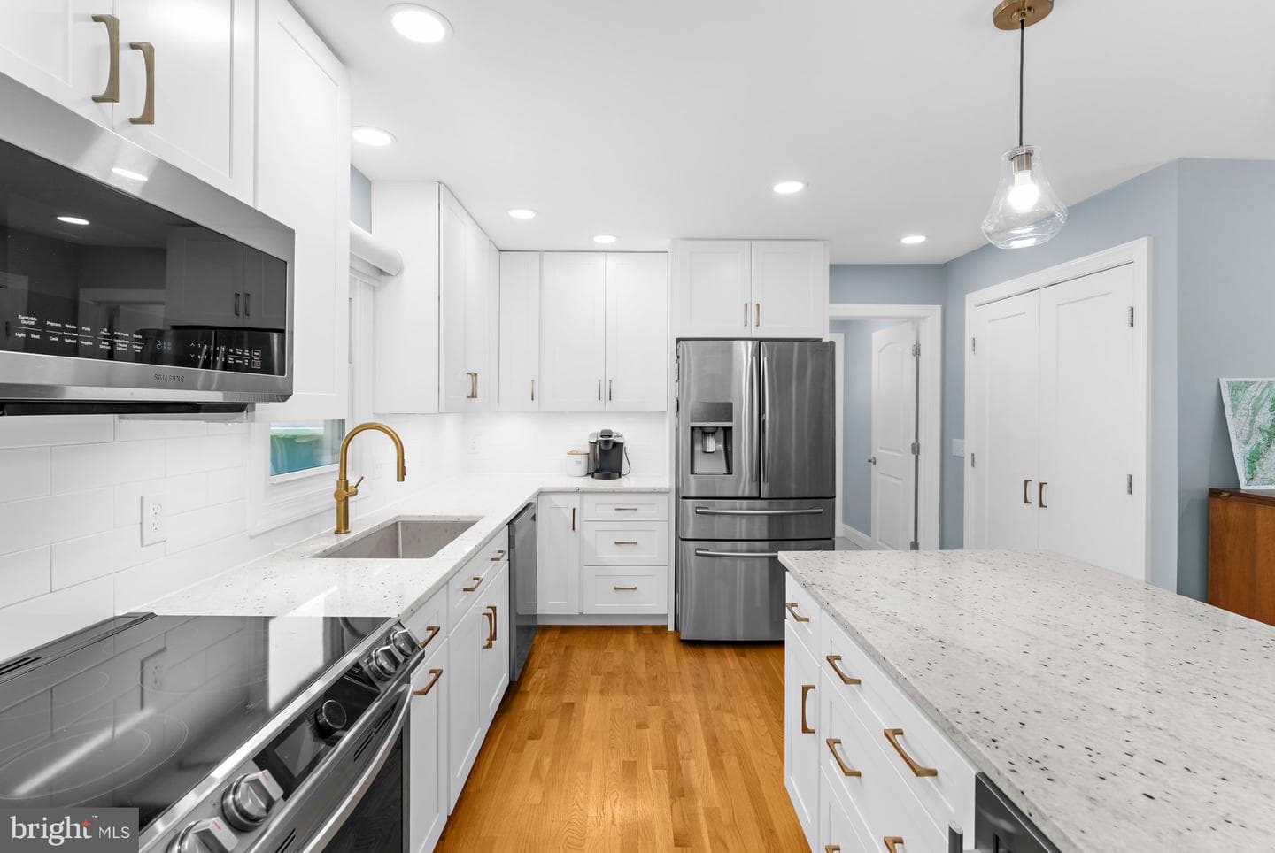 205 Riverside Drive photo 12