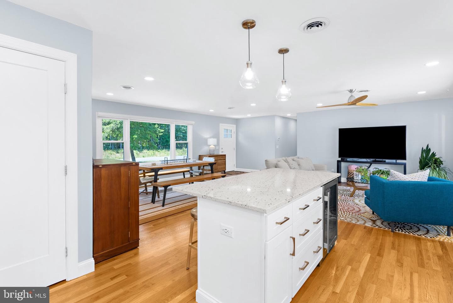 205 Riverside Drive photo 14