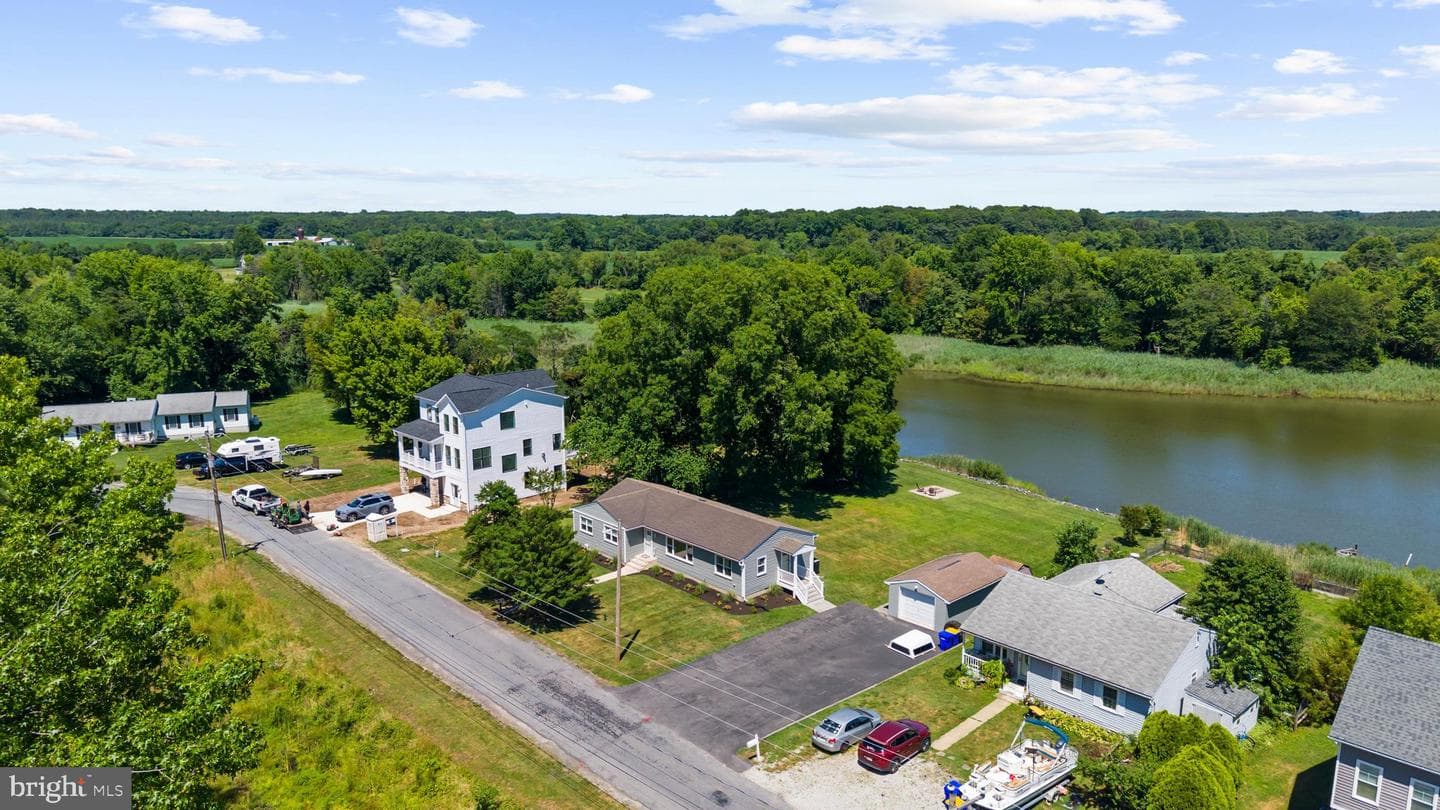 205 Riverside Drive photo 37
