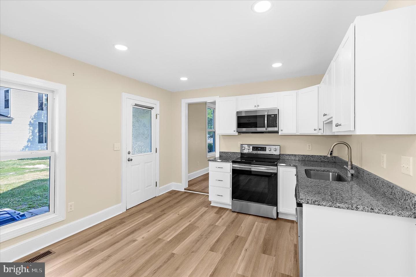 430 Railroad Avenue photo 12