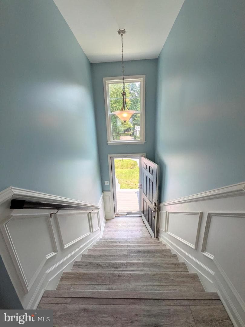 410 Wallman Way photo 27