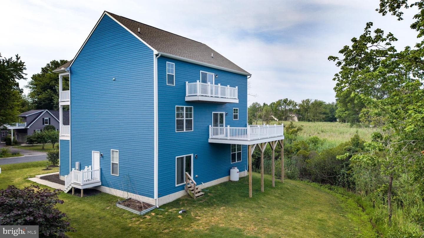410 Wallman Way photo 5