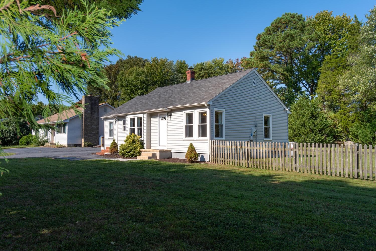 624 Romancoke Road photo 4