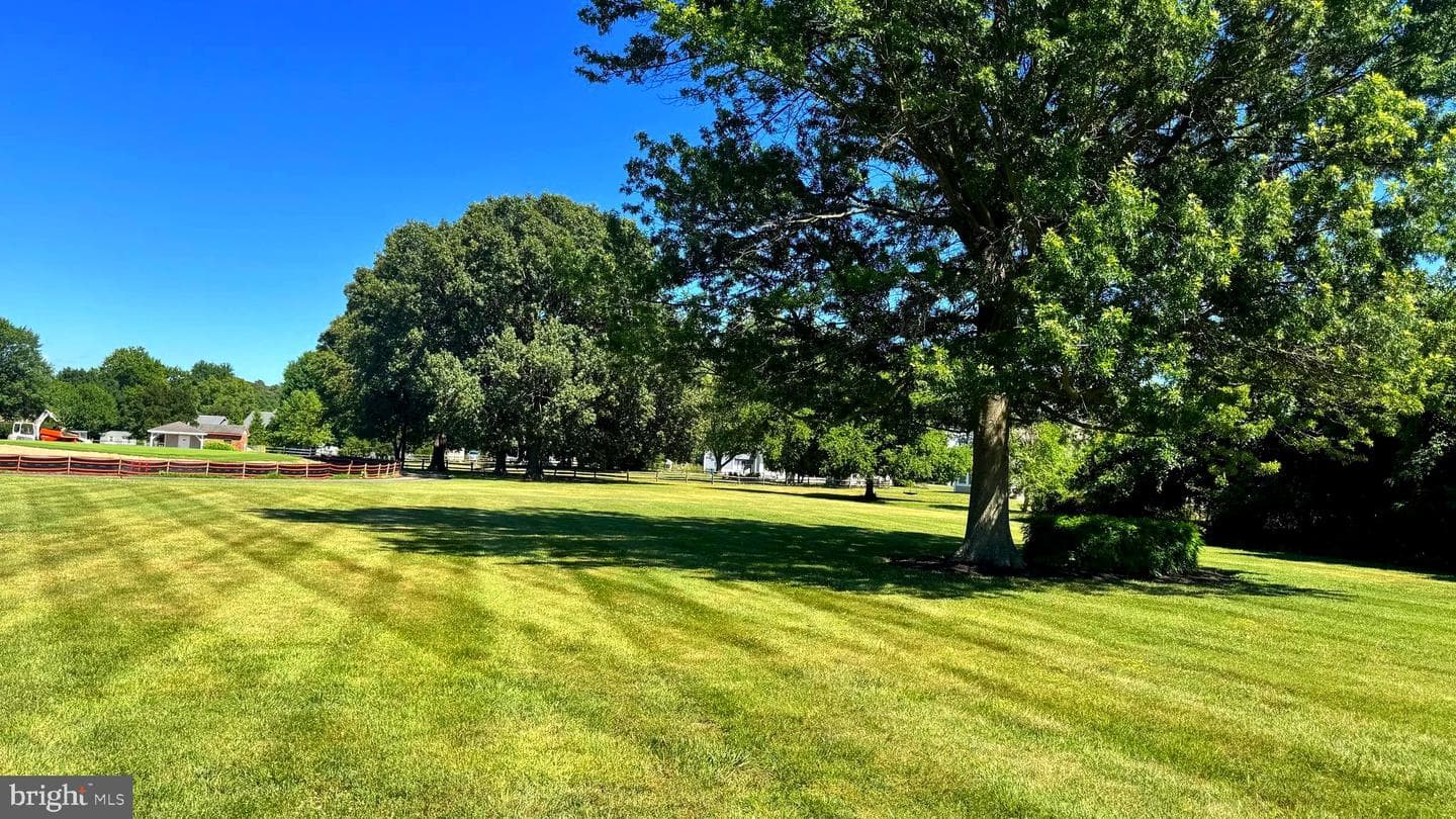 116 Prospect Bay Drive W photo 7