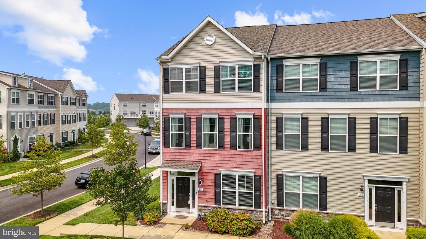 102 Sophie Lane photo 4
