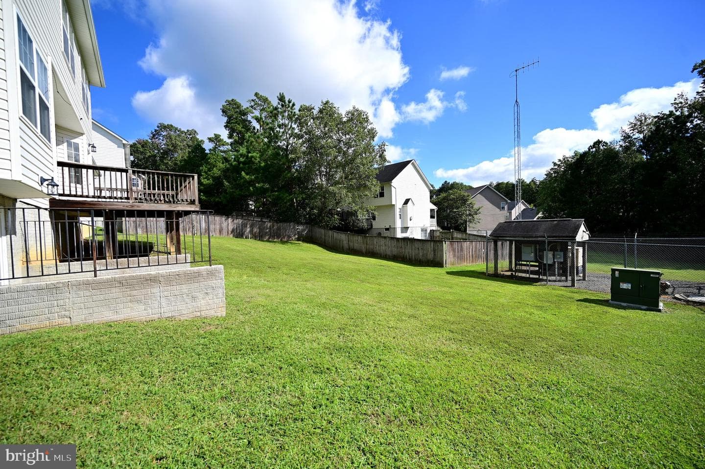 46689 Sandalwood Street photo 16