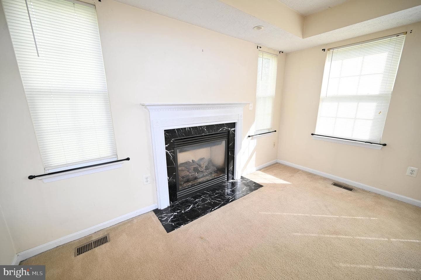 46689 Sandalwood Street photo 35