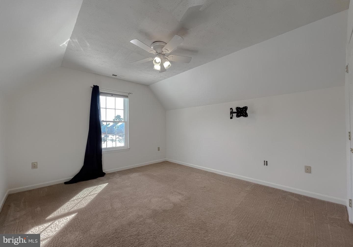 22691 Kinnegad Place photo 38