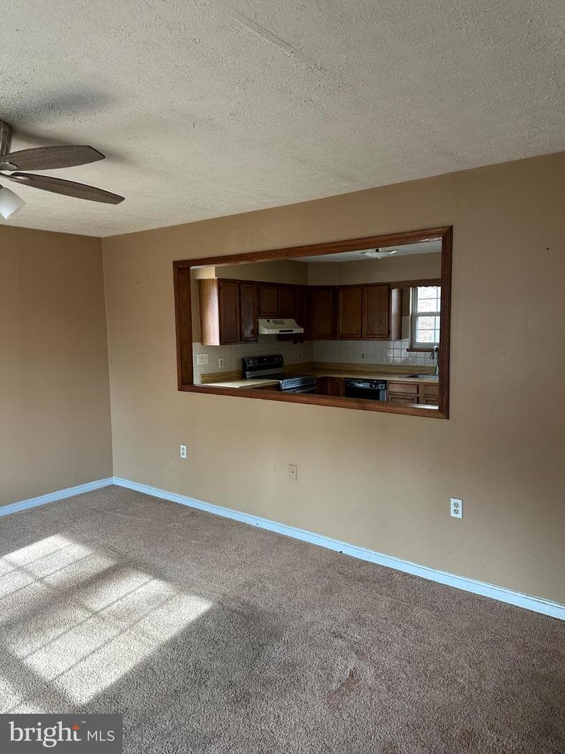 39494 Jarrell Drive photo 4