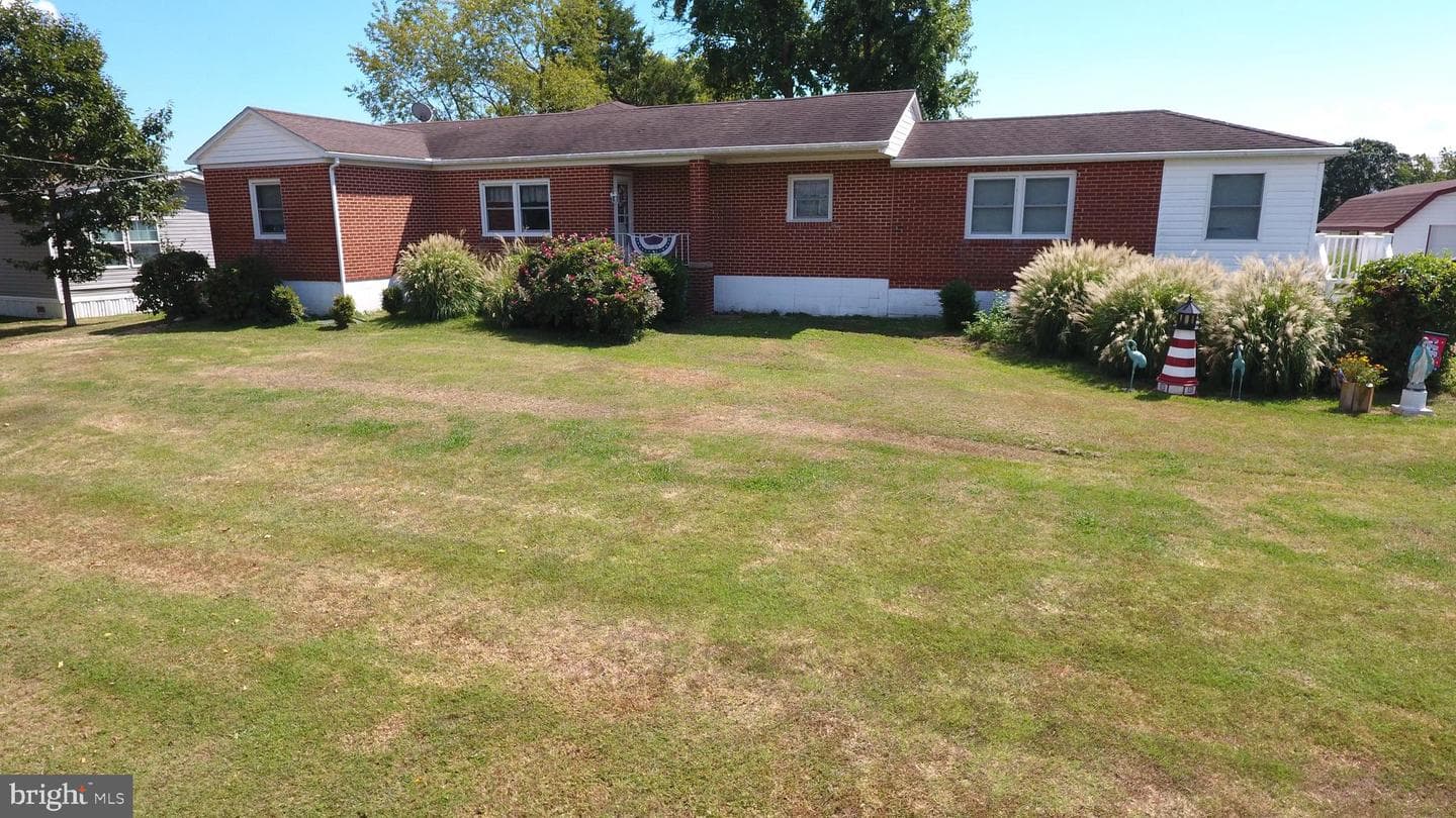 38819 Morris Point Road photo 4