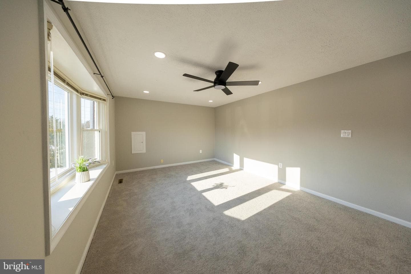 45756 Sayre Drive photo 2