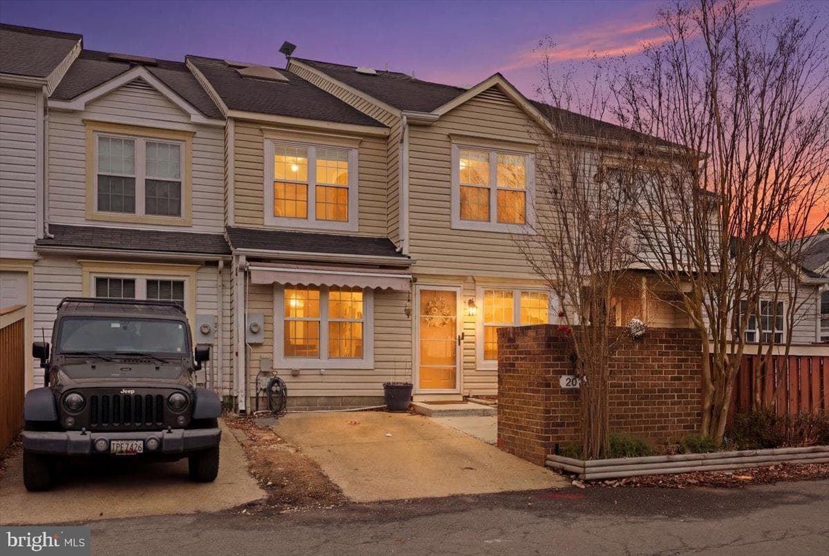 46351 Columbus Drive #207