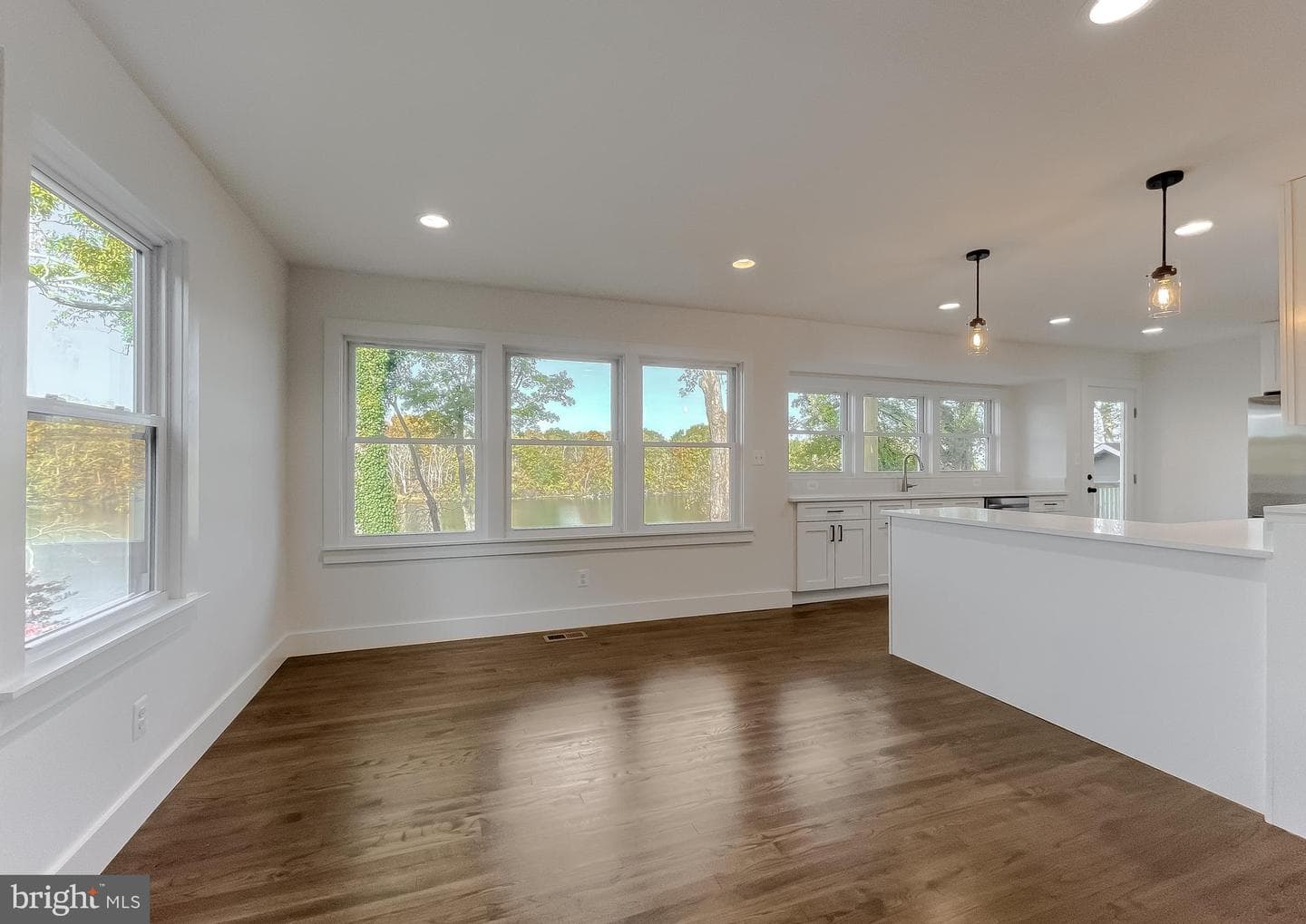 43088 Island View photo 10