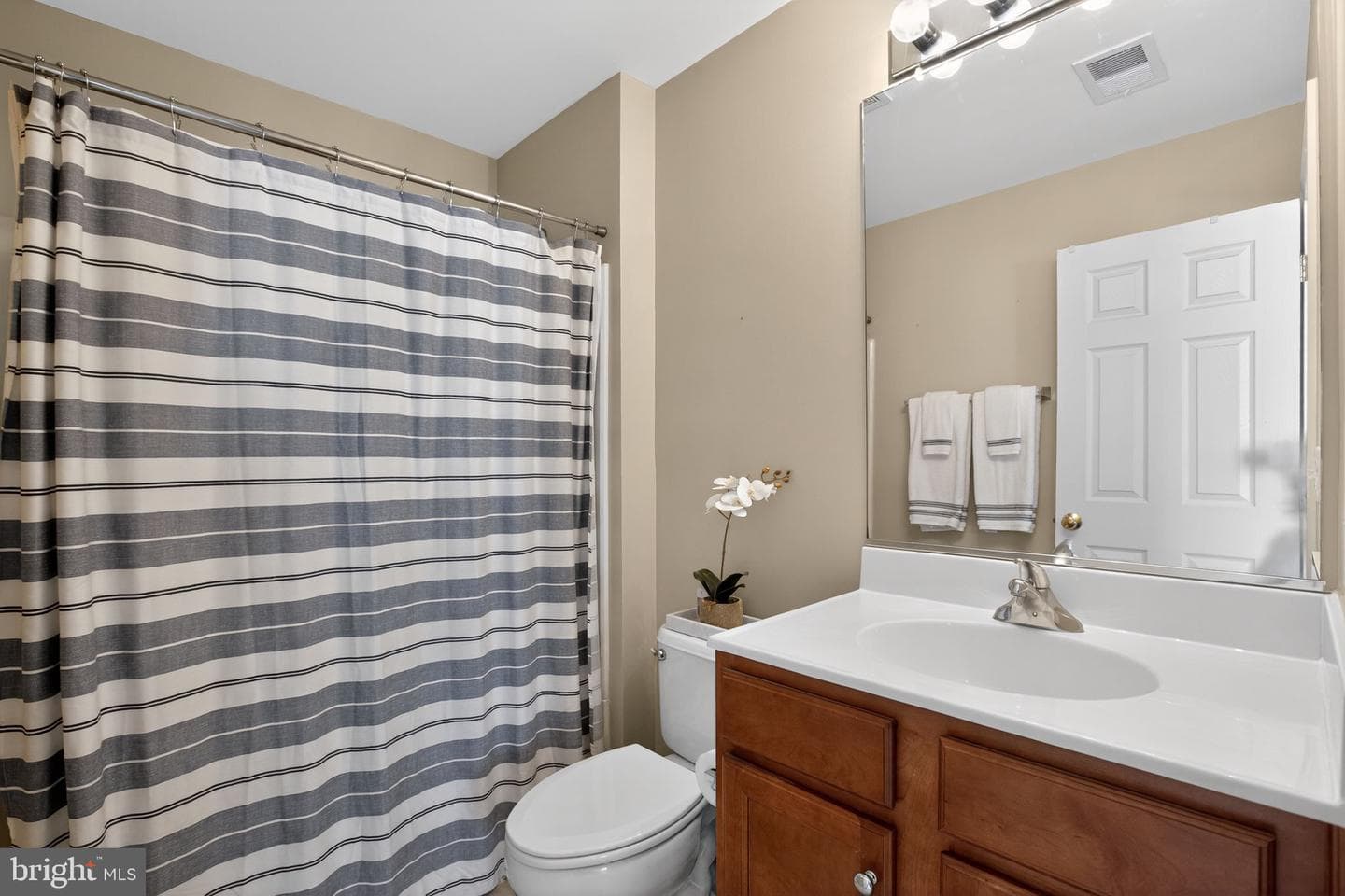 23116 Lilac Street photo 22