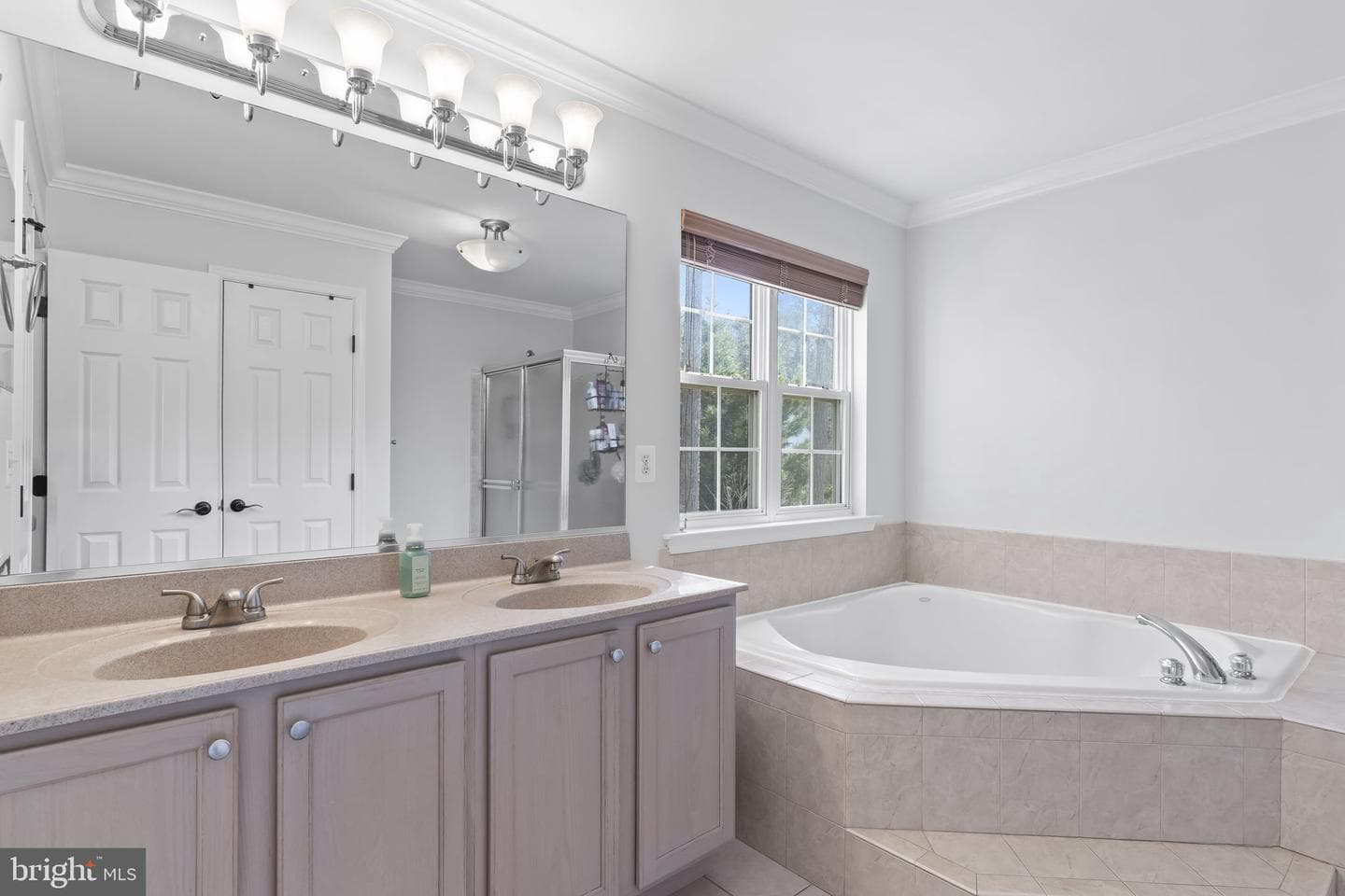 21544 Oxford Drive photo 36