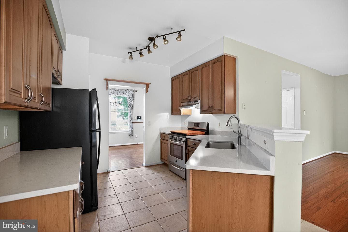 21545 Searfoss Court photo 4