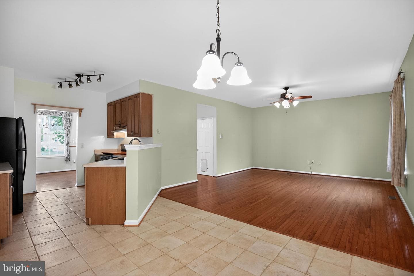 21545 Searfoss Court photo 9